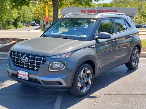 Used 2025 Hyundai Venue SEL FWD image 5