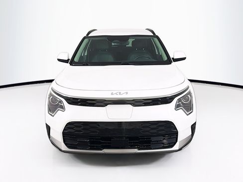 Used 2023 Kia Niro Wind w/ Wind Preserve Package FWD image 2