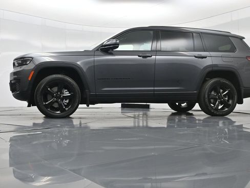 New 2025 Jeep Grand Cherokee L Altitude image 53