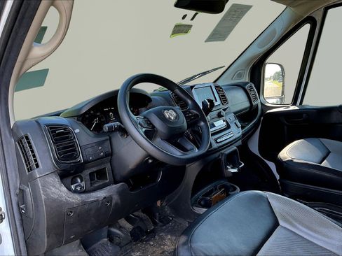 Used 2023 RAM ProMaster 2500 w/ Driver Convenience Group FWD image 17