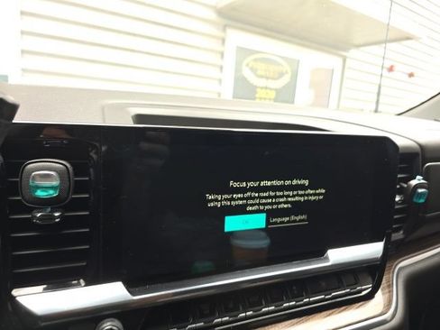 Used 2025 Chevrolet Silverado 3500 LT RWD image 11