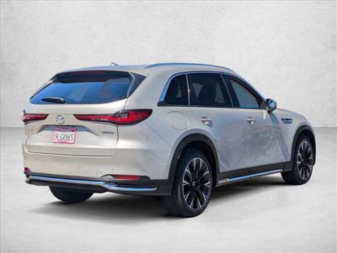 Used 2024 MAZDA CX-90 Plug-In Hybrid w/ Premium Pkg image 5