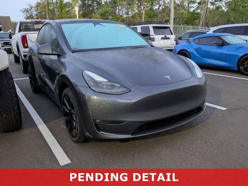 Used 2022 Tesla Model Y Long Range image 1