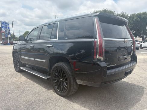 Used 2019 Cadillac Escalade Premium Luxury RWD image 5