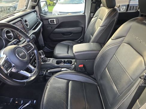 Used 2020 Jeep Gladiator Overland image 16