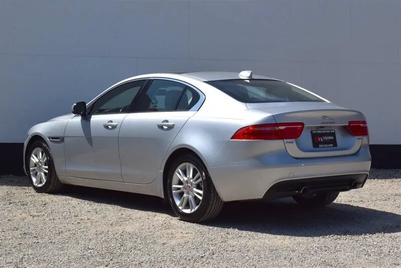 Used 2017 Jaguar XE Premium RWD image 2