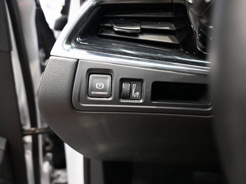 Used 2025 Cadillac XT5 Premium Luxury image 24