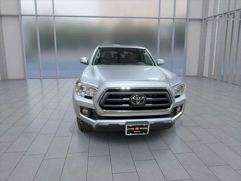 Certified 2023 Toyota Tacoma SR5 AWD/4WD image 3