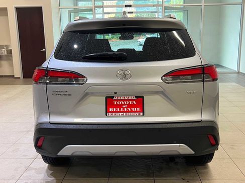 Certified 2023 Toyota Corolla Cross XLE image 5