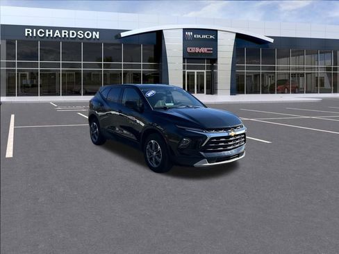 Used 2023 Chevrolet Blazer LT FWD image 7