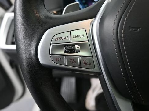 Used 2023 BMW X7 xDrive40i AWD/4WD image 17