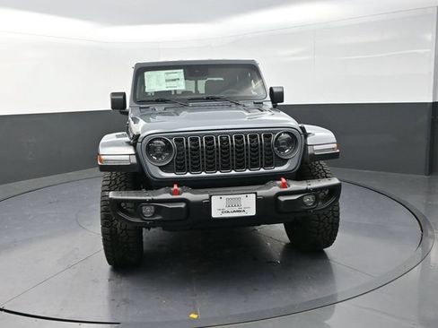 Used 2025 Jeep Gladiator Rubicon AWD/4WD image 5