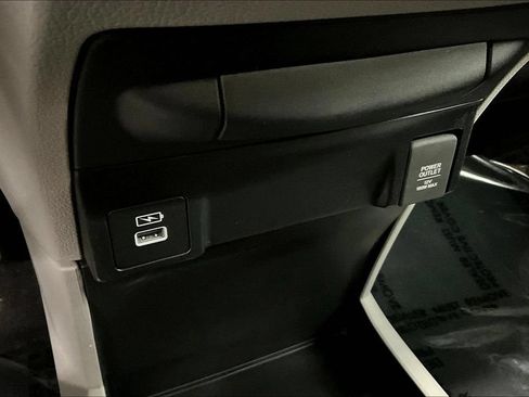 Used 2024 Honda Odyssey EX-L image 16