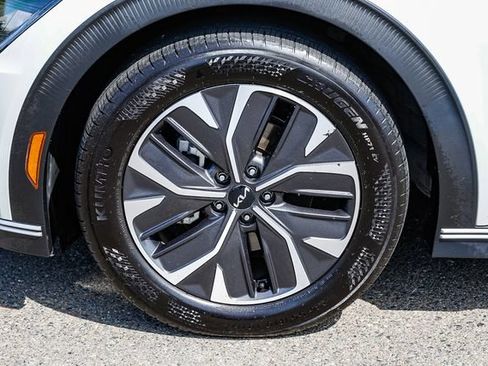 Used 2024 Kia EV6 Light AWD/4WD image 11