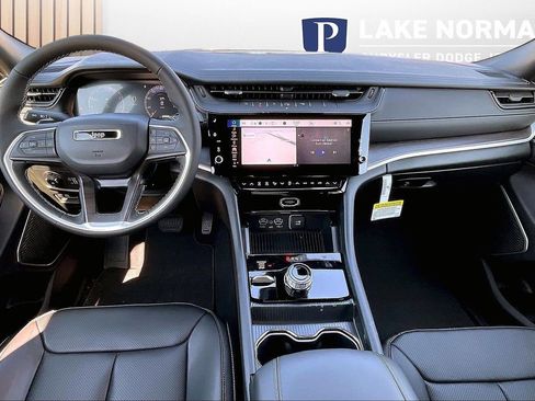 New 2026 Jeep Grand Cherokee Limited w/ Luxury Tech Group II AWD/4WD image 10