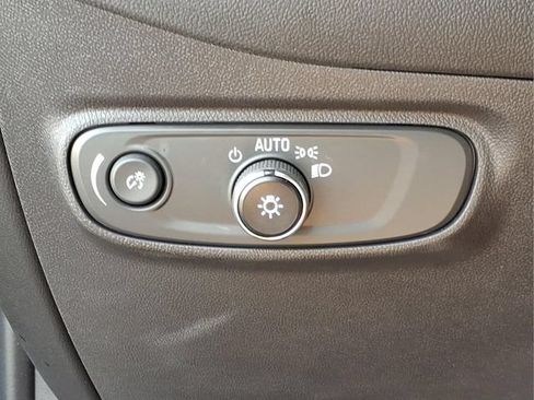 Used 2024 Chevrolet Equinox LT w/ LPO, Floor Liner Package FWD image 17