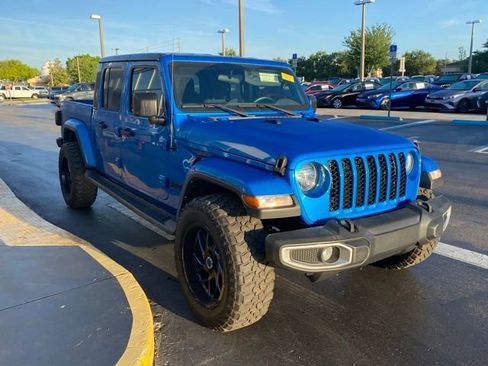Used 2023 Jeep Gladiator Sport image 2