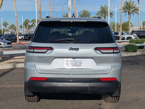 Used 2023 Jeep Grand Cherokee L Altitude image 5