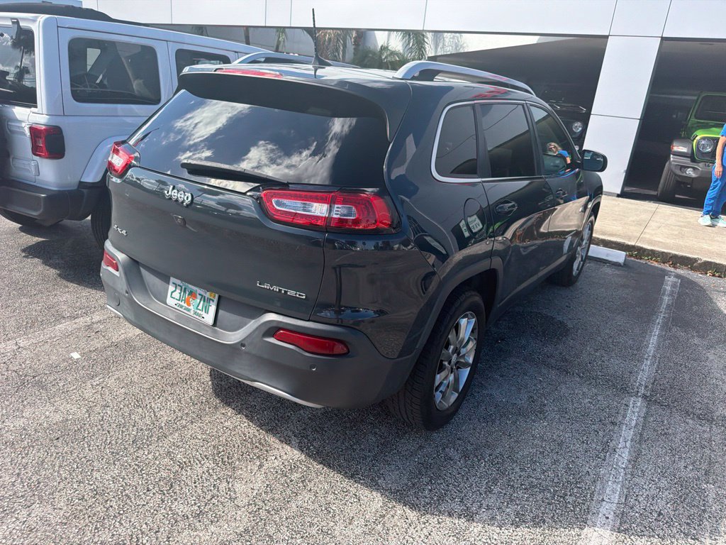Used 2018 Jeep Cherokee Limited AWD/4WD image 6