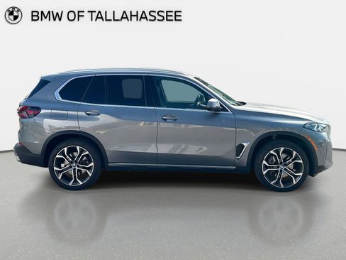 Used 2024 BMW X5 xDrive40i w/ Premium Package AWD/4WD image 4