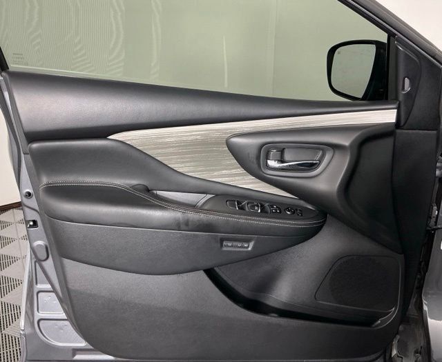 Used 2017 Nissan Murano SL w/ SL Technology Package FWD image 13
