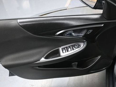 Used 2018 Chevrolet Malibu LT FWD image 9