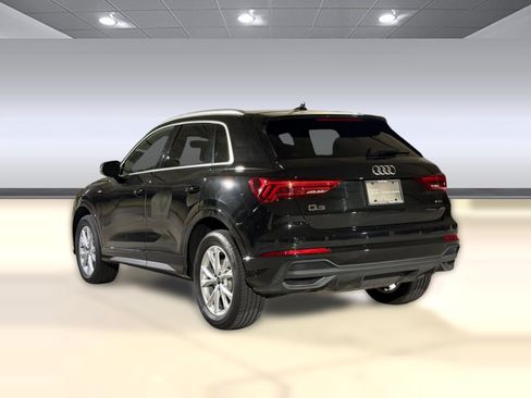 Certified 2025 Audi Q3 2.0T Premium w/ Convenience Package AWD/4WD image 3