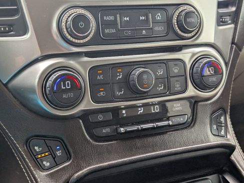 Used 2015 Chevrolet Suburban LTZ image 18