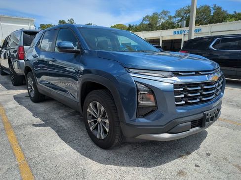 Used 2025 Chevrolet Equinox LT FWD image 2