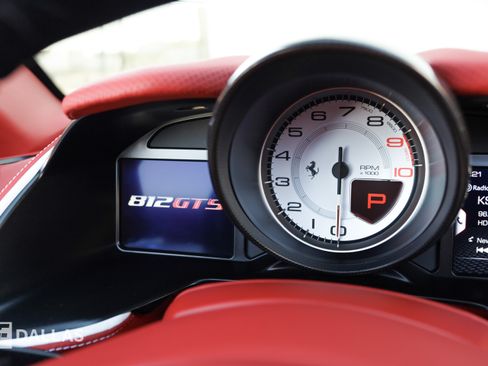 Used 2022 Ferrari 812 GTS RWD image 26
