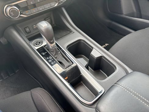 Used 2025 Nissan Sentra SV FWD image 40
