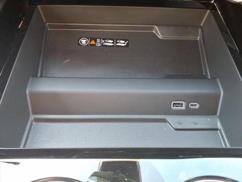 New 2026 Chevrolet Suburban High Country AWD/4WD image 24