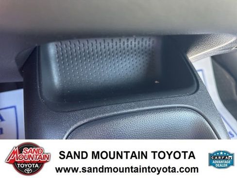 Used 2022 Toyota Corolla LE image 21