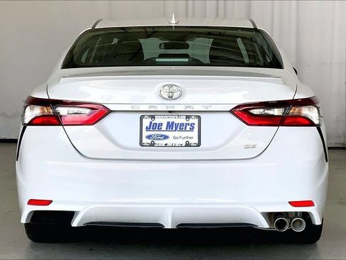 Used 2024 Toyota Camry SE FWD image 4