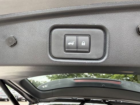 New 2026 Nissan Pathfinder Platinum w/ Accent Package FWD image 33
