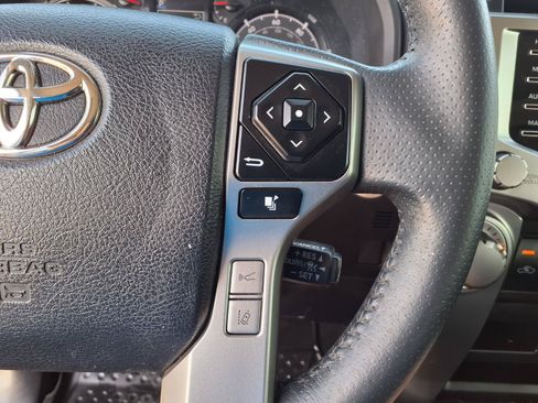 Used 2022 Toyota 4Runner SR5 Premium w/ Moonroof Package RWD image 21
