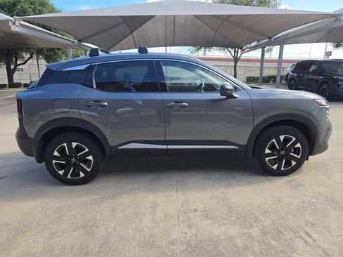 Certified 2026 Nissan Kicks SR FWD image 2