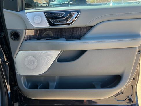 Used 2021 Lincoln Navigator Reserve w/ Luxury Package AWD/4WD image 24