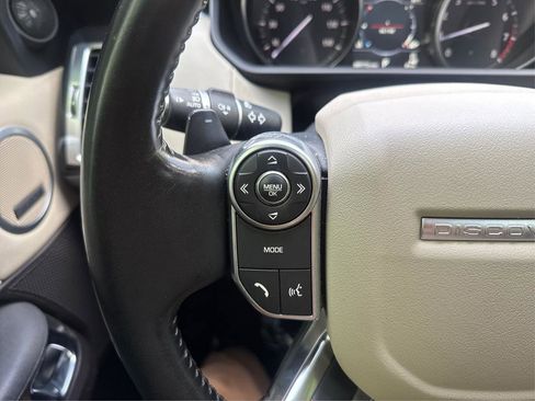 Used 2018 Land Rover Discovery SE AWD/4WD image 26