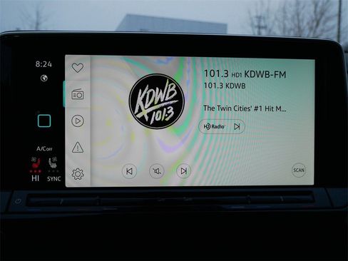 Used 2024 Volkswagen Atlas SE image 18