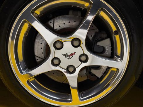 Used 2001 Chevrolet Corvette Convertible w/ Preferred Equipment Group2 image 9