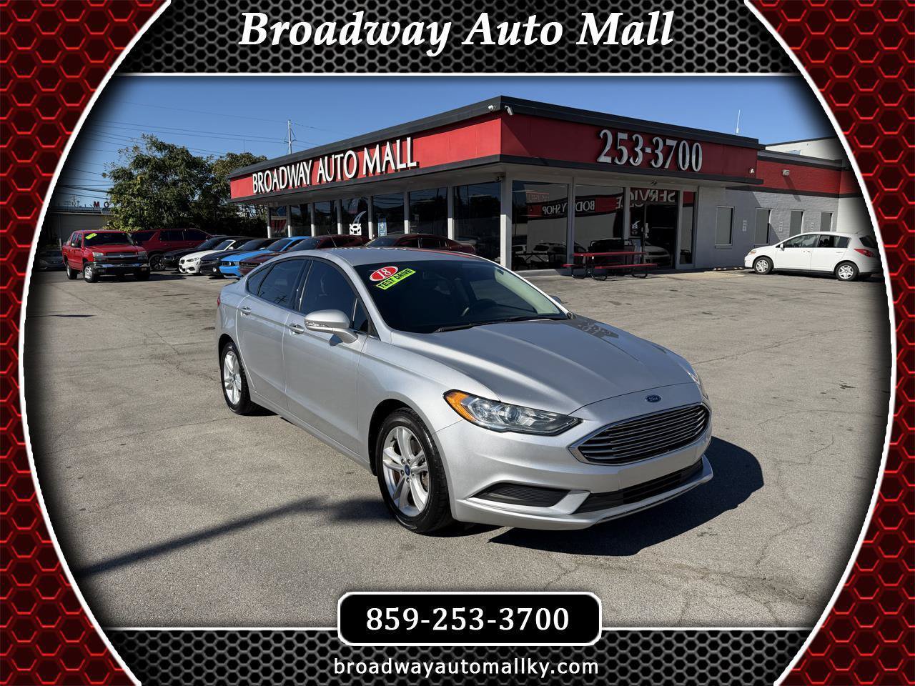 Used 2018 Ford Fusion SE FWD image 1