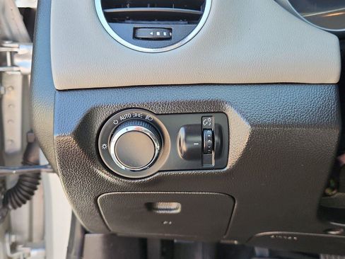 Used 2014 Chevrolet Cruze LS FWD image 18