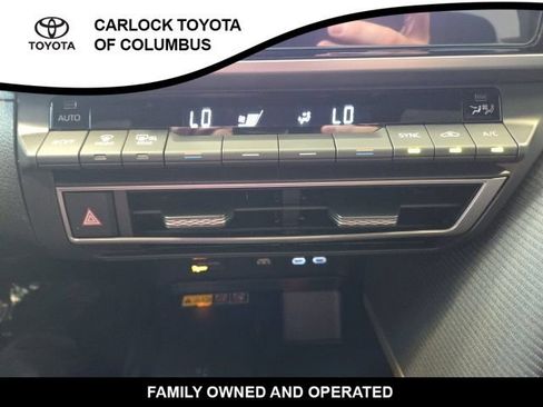 Used 2025 Toyota Camry SE FWD image 27
