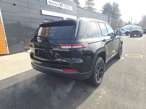 New 2026 Jeep Grand Cherokee Laredo image 6