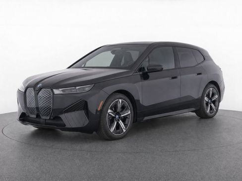 Used 2024 BMW iX xDrive50 w/ Sport Package AWD/4WD image 34