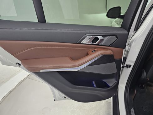 Used 2024 BMW X5 xDrive40i w/ Premium Package image 25