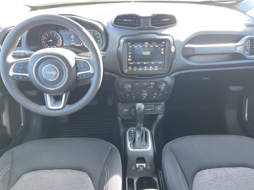 Used 2023 Jeep Renegade Latitude AWD/4WD image 15
