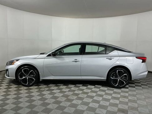 New 2025 Nissan Altima 2.5 SR image 4