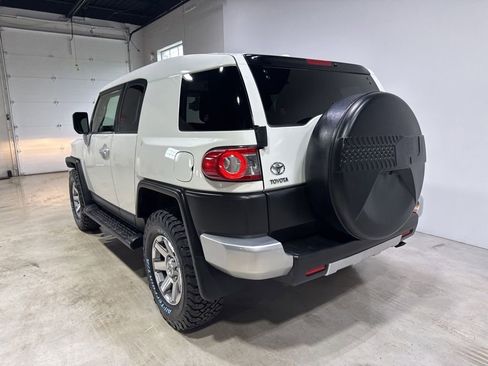 Used 2014 Toyota FJ Cruiser 4WD w/ Convenience Package image 5